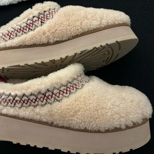 UGG Tazz Braid Curly Sheepskin Wool Platform 9